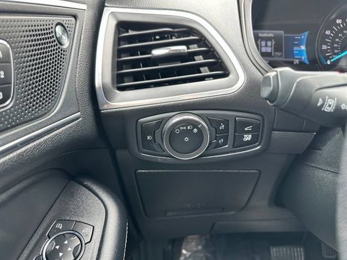 Certified 2023 Ford Edge Titanium AWD/4WD image 35