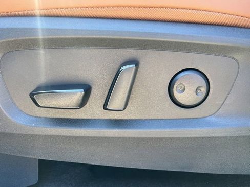 New 2026 Nissan Pathfinder Platinum AWD/4WD image 10
