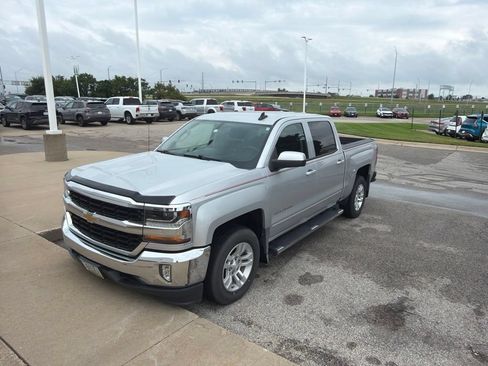Used 2017 Chevrolet Silverado 1500 LT w/ All Star Edition AWD/4WD image 2