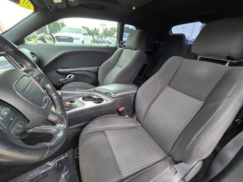 Used 2017 Dodge Challenger R/T w/ Blacktop Package image 20