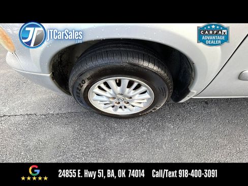Used 2004 Chrysler Town & Country Touring FWD image 42