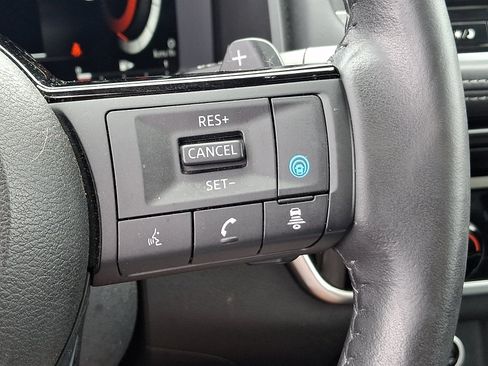 Used 2023 Nissan Rogue Platinum AWD/4WD image 23