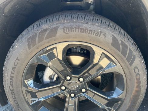 Used 2025 Chevrolet Equinox LT w/ Convenience Package II AWD/4WD image 11