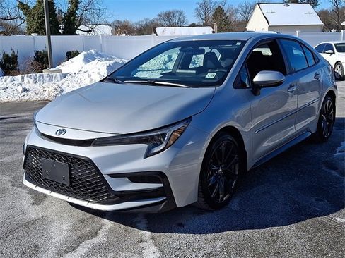 Certified 2023 Toyota Corolla SE image 3