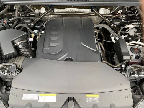 Certified 2025 Audi Q5 Premium Plus AWD/4WD image 8