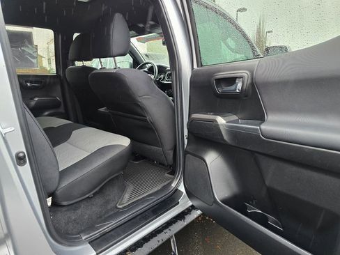 Used 2022 Toyota Tacoma SR5 image 15