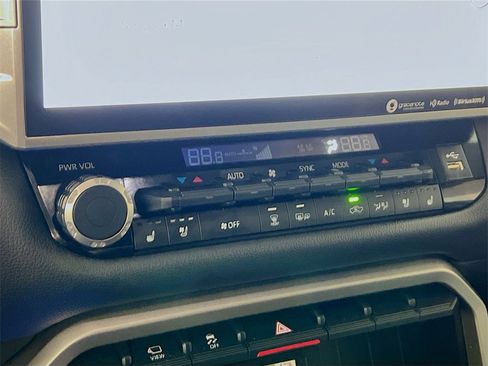 Used 2024 Toyota Tundra Limited image 15