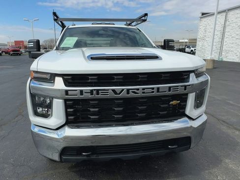 Used 2022 Chevrolet Silverado 3500 LT w/ Remote Start Package image 3