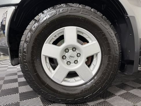 Used 2005 Nissan Frontier SE AWD/4WD image 42