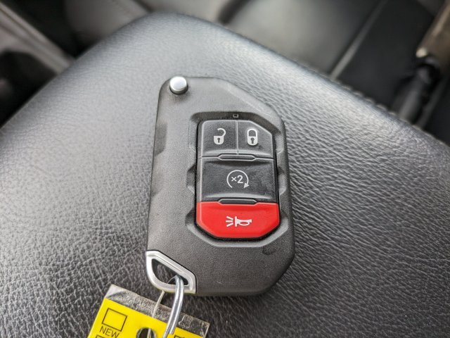 Used 2021 Jeep Wrangler Unlimited Sahara AWD/4WD image 30