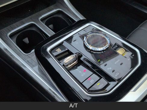 Used 2025 BMW 740i RWD image 16