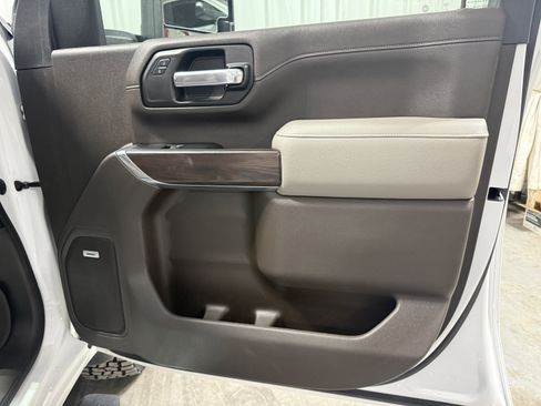 Used 2020 GMC Sierra 2500 SLT w/ SLT Premium Plus Package AWD/4WD image 8