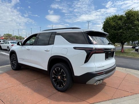 New 2026 Chevrolet Traverse LT w/ Sun and Wheel Package image 4