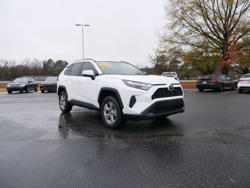 Used 2023 Toyota RAV4 XLE image 9