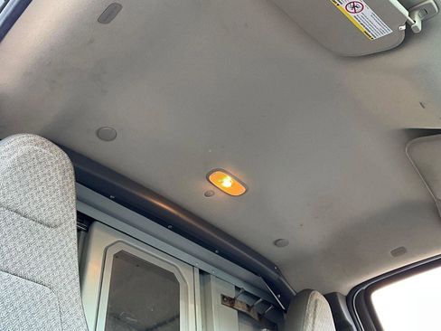 Used 2018 Chevrolet Express 3500 w/ Driver Convenience Package image 14