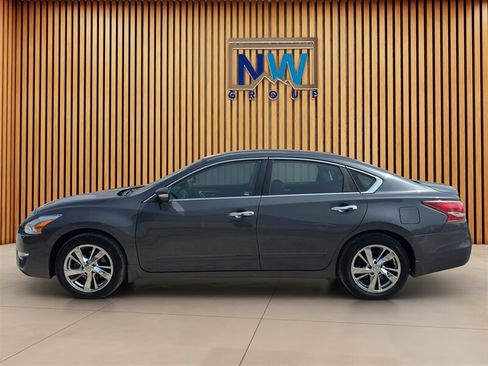 Used 2013 Nissan Altima 2.5 SL w/ Technology Pkg FWD image 62