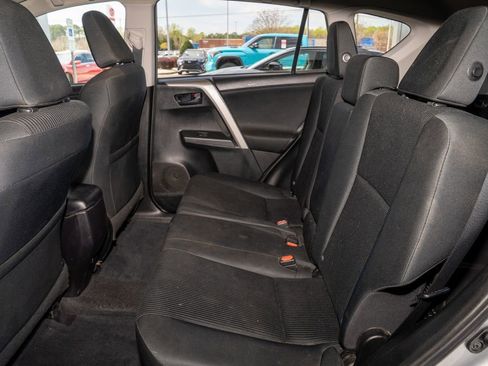 Used 2016 Toyota RAV4 LE image 7