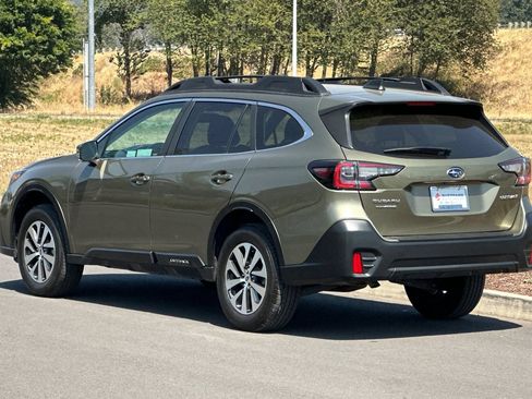 Used 2022 Subaru Outback Premium AWD/4WD image 5