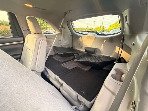 Used 2016 Toyota Highlander Limited FWD image 16