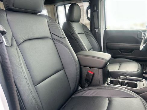 Used 2025 Jeep Wrangler Sahara w/ Safety Group image 23