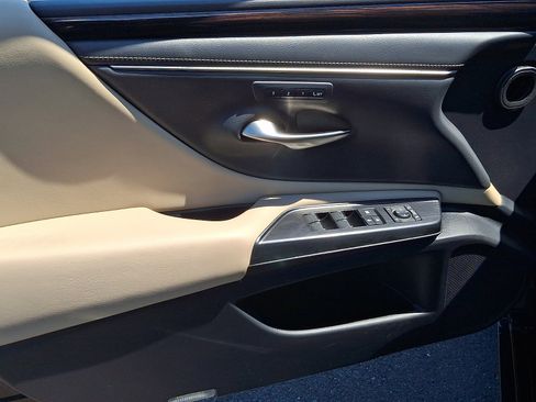 Used 2021 Lexus ES 350 w/ Premium Package FWD image 12