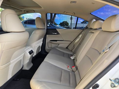 Used 2017 Honda Accord EX-L image 14