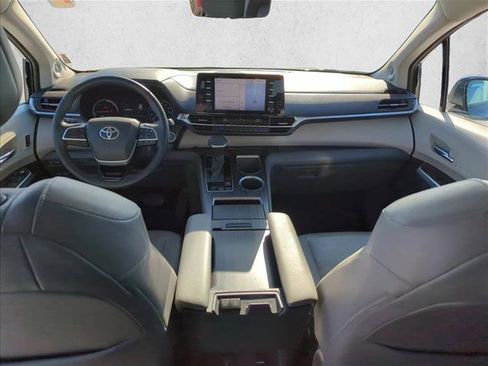 Certified 2021 Toyota Sienna Limited image 26