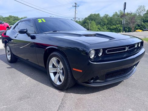 Used 2021 Dodge Challenger SXT RWD image 1