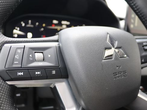 Used 2025 Mitsubishi Outlander SEL AWD/4WD image 31