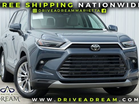 Used 2024 Toyota Grand Highlander Platinum image 2