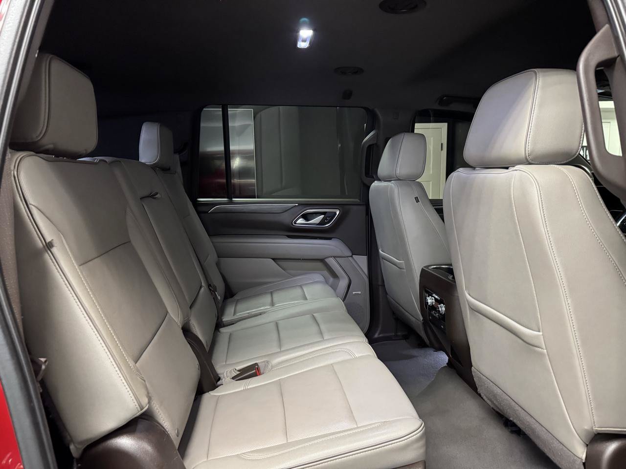 Used 2022 GMC Yukon XL SLT AWD/4WD image 36