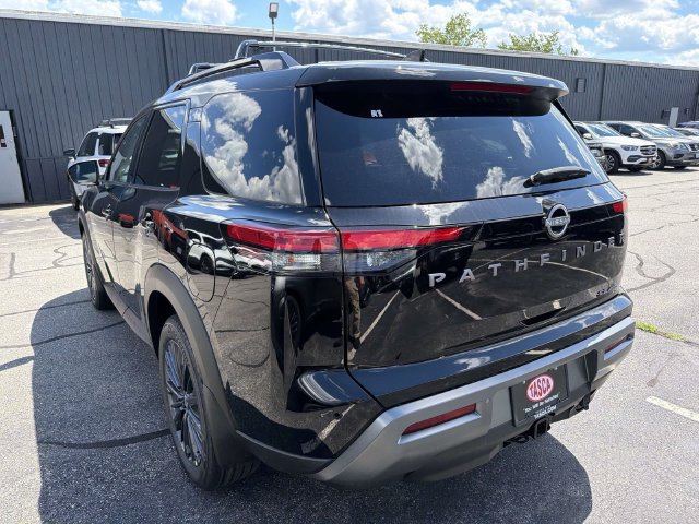 New 2026 Nissan Pathfinder SL w/ SL Premium Package AWD/4WD image 7
