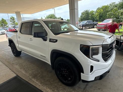 Used 2024 GMC Sierra 1500 Elevation w/ X31 Off-Road Package AWD/4WD image 3