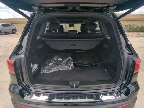 Used 2024 Mercedes-Benz EQB 300 4MATIC image 25