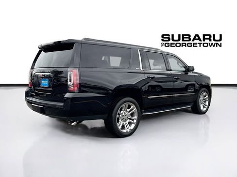 Used 2020 GMC Yukon XL SLT w/ Premium Edition image 8