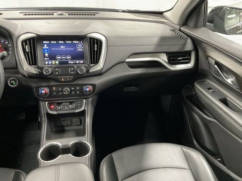 Used 2024 GMC Terrain SLT image 17