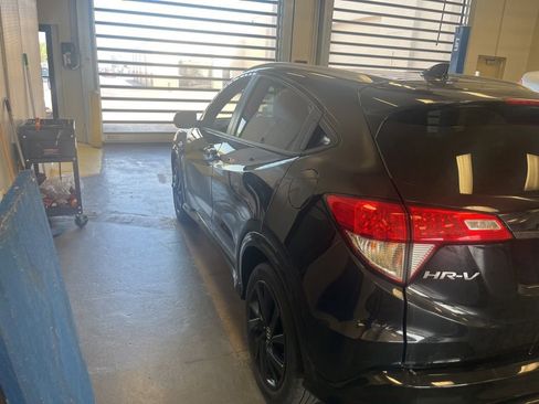 Used 2022 Honda HR-V Sport image 7