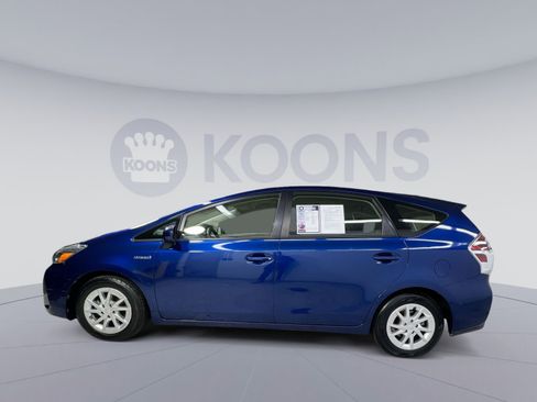 Used 2017 Toyota Prius V Three image 8