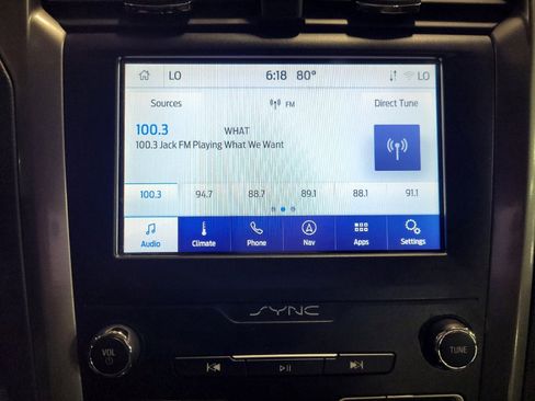 Used 2020 Ford Fusion SE FWD image 25