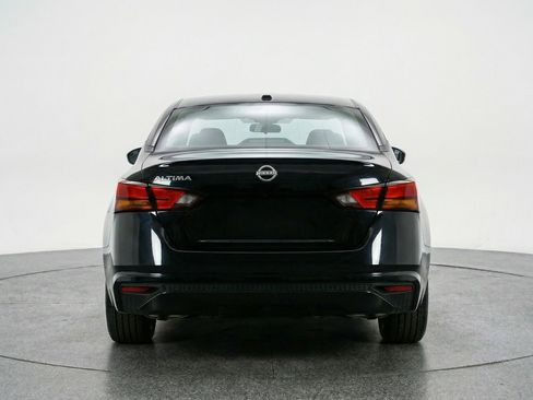 Used 2025 Nissan Altima 2.5 SV image 7