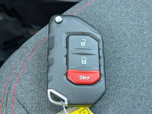 Used 2024 Jeep Wrangler Unlimited Rubicon image 26