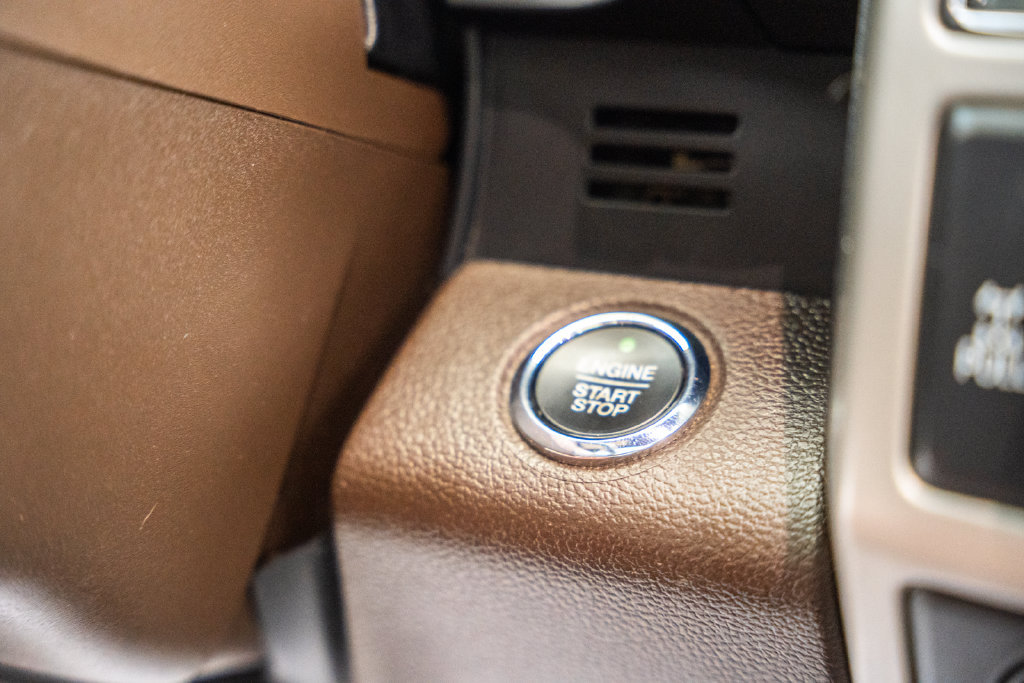 Used 2020 Ford F150 King Ranch w/ Equipment Group 601A Luxury AWD/4WD image 39