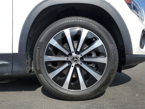 Used 2021 Mercedes-Benz GLB 250 4MATIC image 5