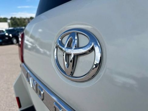 Used 2017 Toyota Land Cruiser AWD/4WD image 13