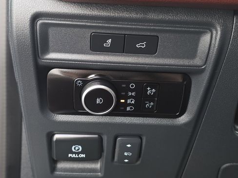 Used 2023 Ford Expedition Limited image 16