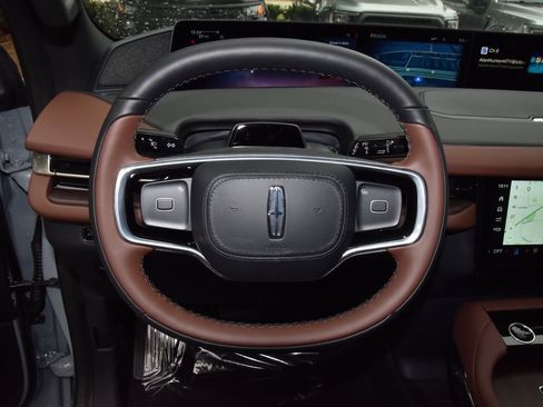 New 2026 Lincoln Navigator Reserve AWD/4WD image 31