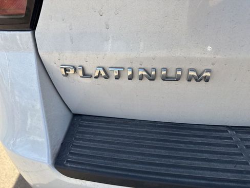 Used 2019 Ford Expedition Platinum image 9