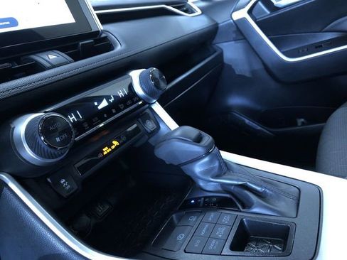 Certified 2025 Toyota RAV4 XLE w/ Convenience Package image 29