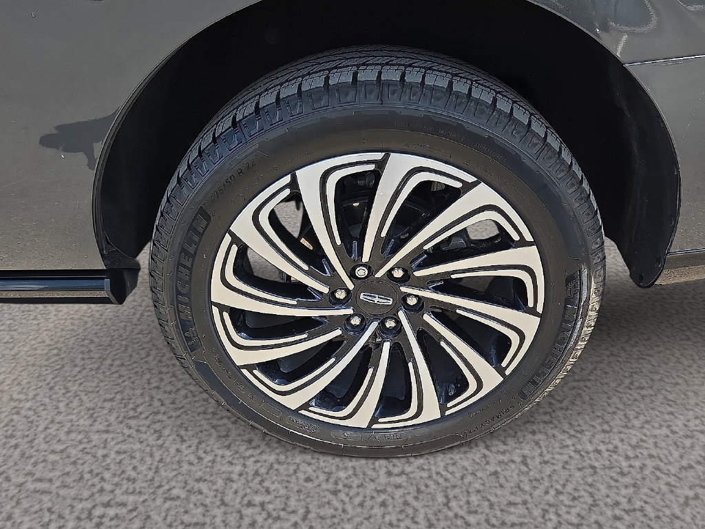 Used 2025 Lincoln Navigator Black Label AWD/4WD image 8