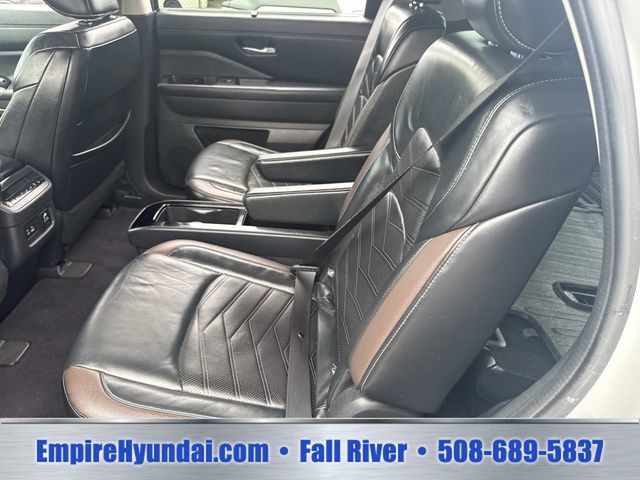 Used 2022 Nissan Pathfinder Platinum w/ Lighting Package (N92) AWD/4WD image 15